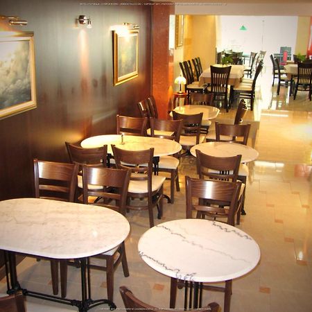 Hotel Lito Paralía エクステリア 写真
